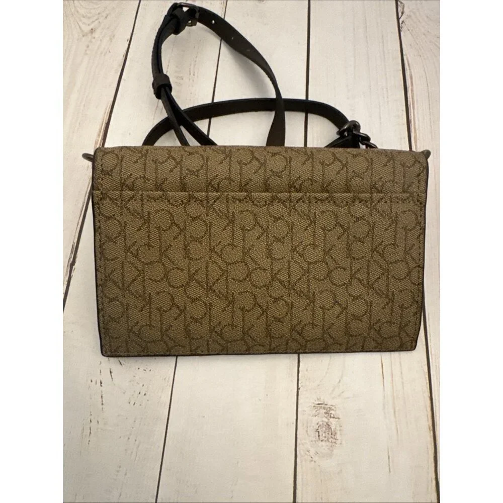 Calvin Klein Beige Leather Logo Crossbody Wallet Adjustable 7.5